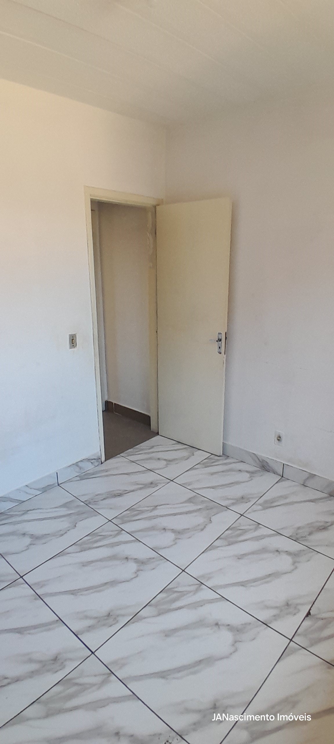 Imagem Casa com 2 Quartos para Alugar, 80 m² em Bangu - Rio de Janeiro