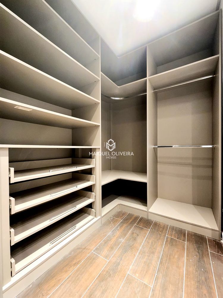 Imagem Casa de Condomínio com 3 Quartos para Alugar, 300 m²em Tomazetti - Santa Maria