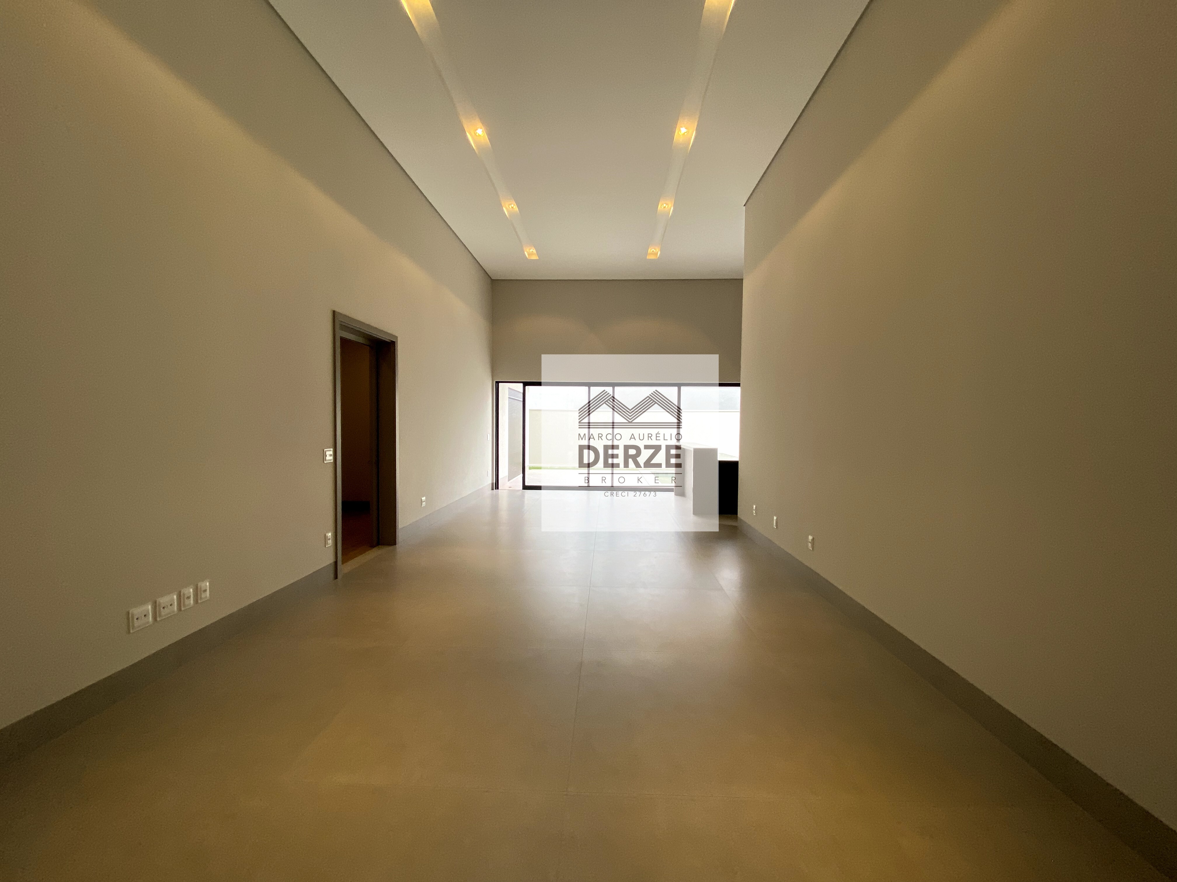 Imagem Casa com 3 Quartos à Venda, 240 m²em Jardim Inconfidência - Uberlândia Imagem Casa com 3 Quartos à Venda, 240 m²em Jardim Inconfidência - Uberlândia