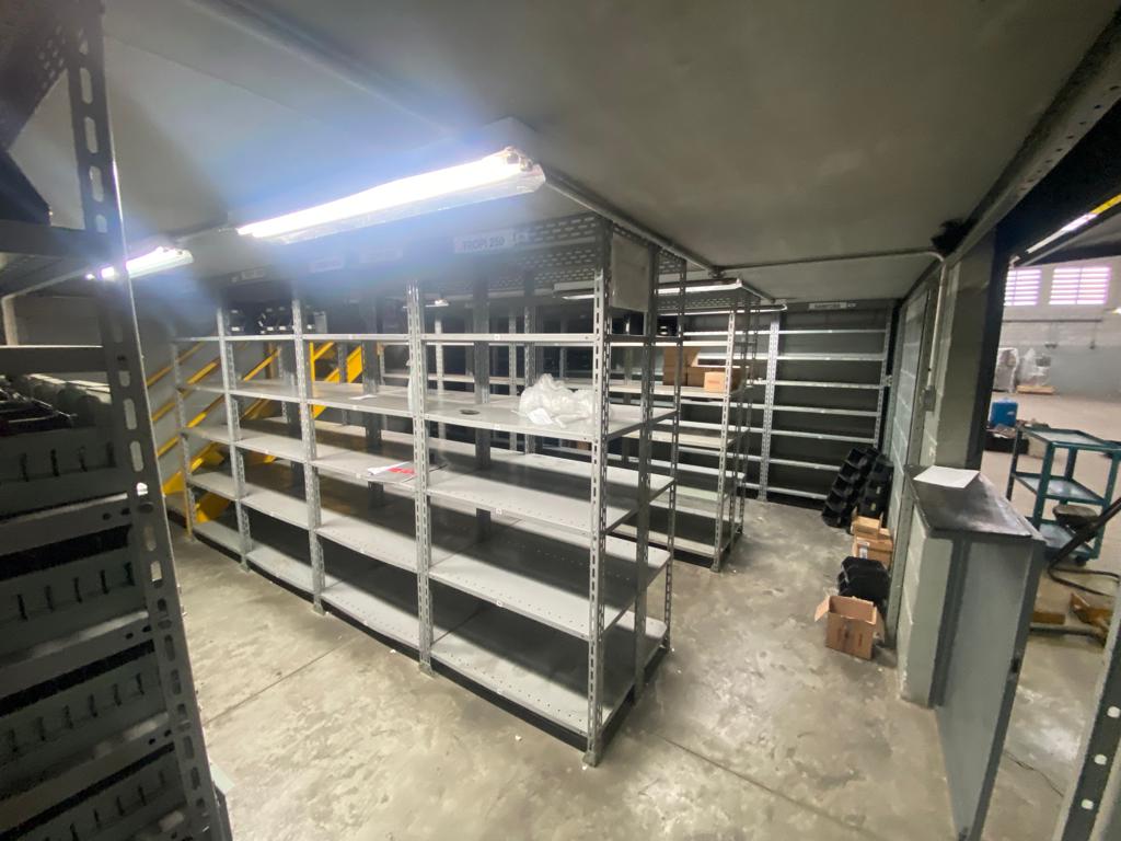 Imagem Galpão para Alugar, 780 m² em Vila Anastácio - São Paulo