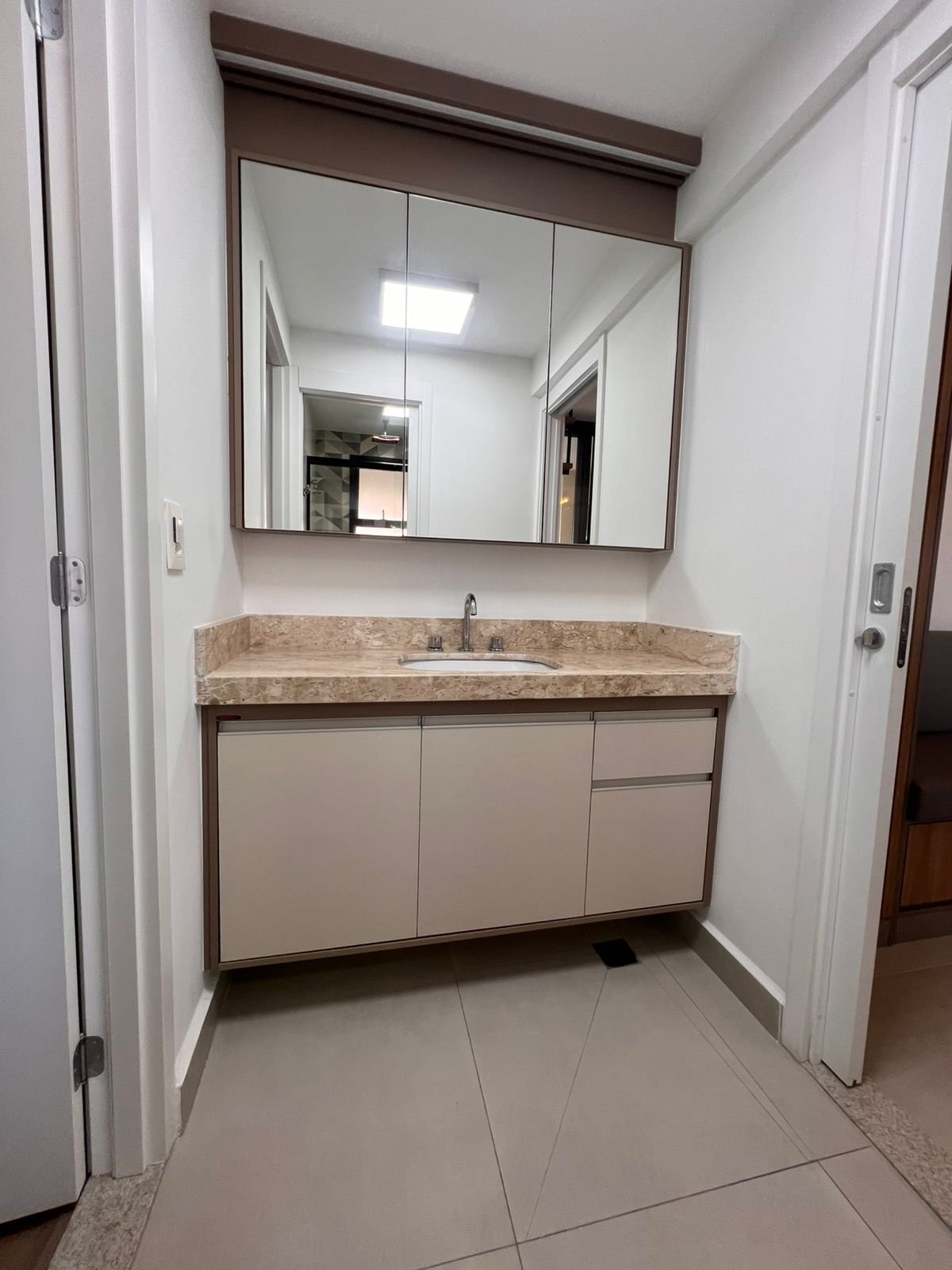 Imagem Apartamento com 1 Quarto à Venda ou Locação, 46 m² em Jardim Apolo I - São José dos Campos