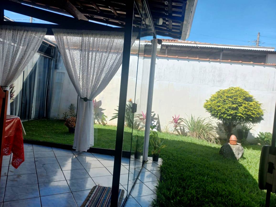 Imagem Casa com 4 Quartos à Venda, 167 m² em Country Club - Poços de Caldas Imagem Casa com 4 Quartos à Venda, 167 m² em Country Club - Poços de Caldas