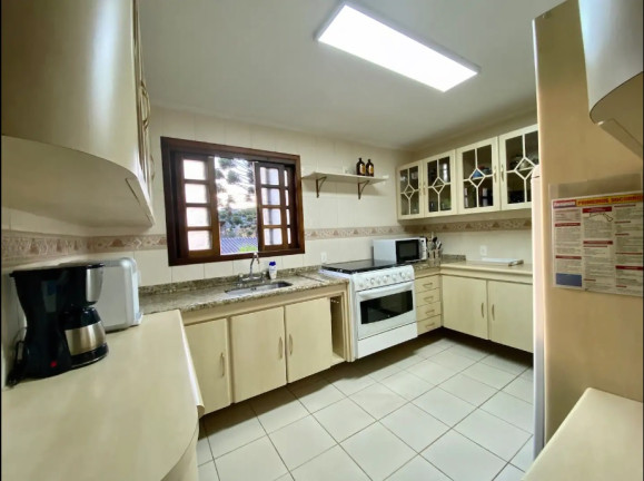 Imagem Casa com 3 Quartos à Venda, 1.000 m² em Capivari - Campos do Jordão Imagem Casa com 3 Quartos à Venda, 1.000 m² em Capivari - Campos do Jordão