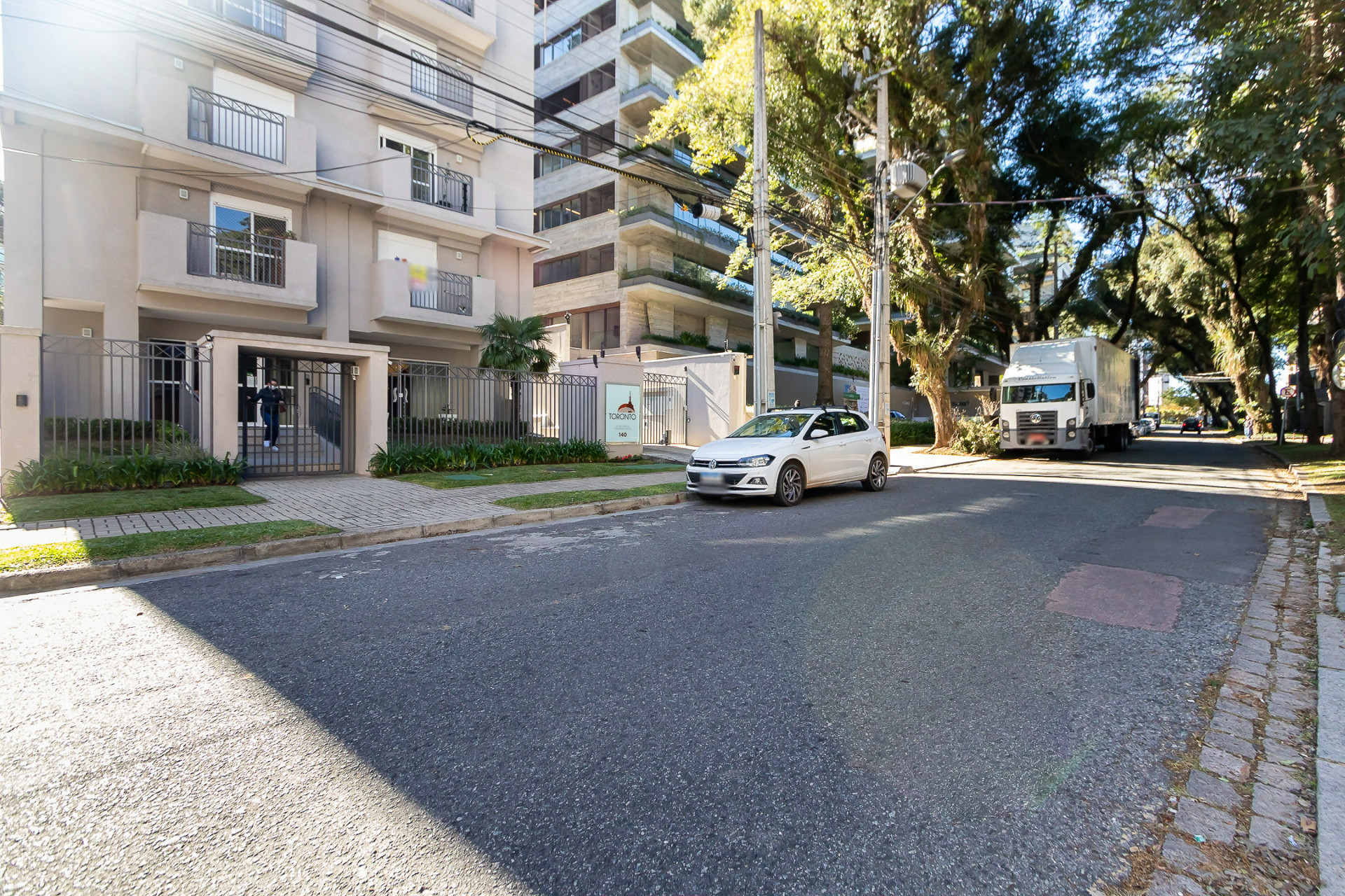Imagem Apartamento com 2 Quartos à Venda, 170 m² em Cabral - Curitiba Imagem Apartamento com 2 Quartos à Venda, 170 m² em Cabral - Curitiba