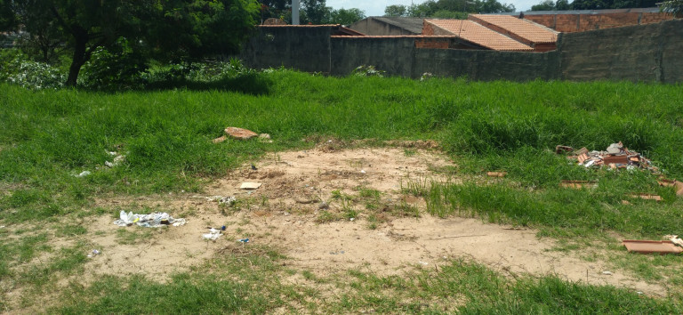 Terreno à Venda ou Locação, 240 m² em Vila Aeroporto I - Campinas