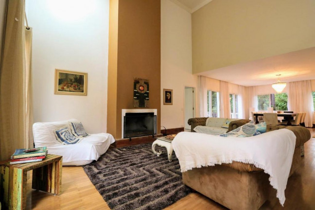 Imagem Casa com 5 Quartos à Venda, 500 m² em LOTM - Campos do Jordão