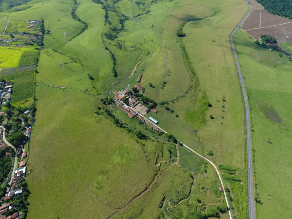 Imagem Fazenda à Venda, 400.529 HA em Parque Residencial Maria Elmira - Caçapava