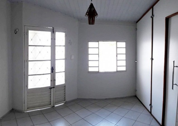 Imagem Casa com 6 Quartos à Venda, 220 m² em Curió-Utinga - Belém Imagem Casa com 6 Quartos à Venda, 220 m² em Curió-Utinga - Belém