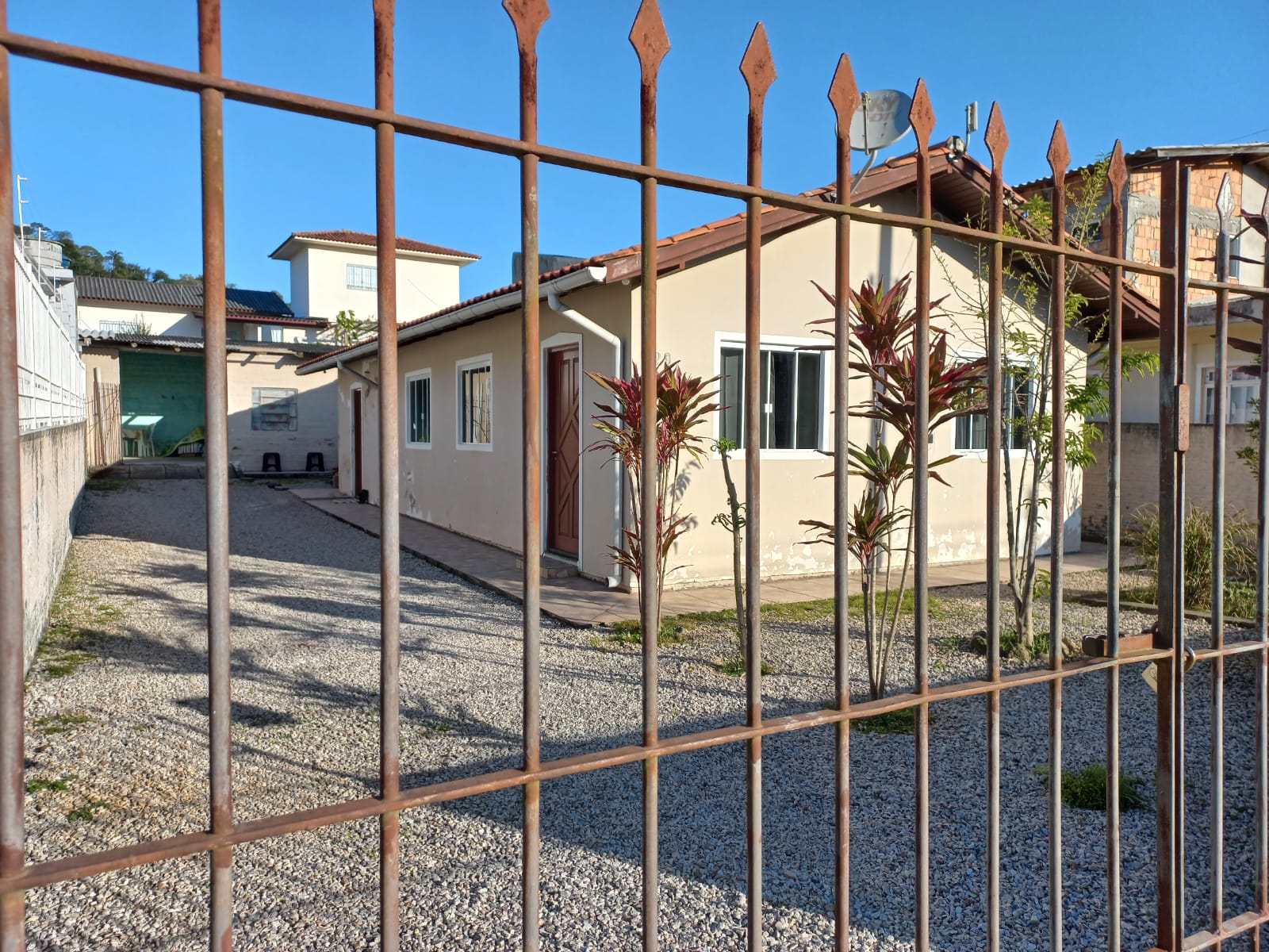 Imagem Casa com 3 Quartos à Venda, 160 m²em Fundos - Biguaçu