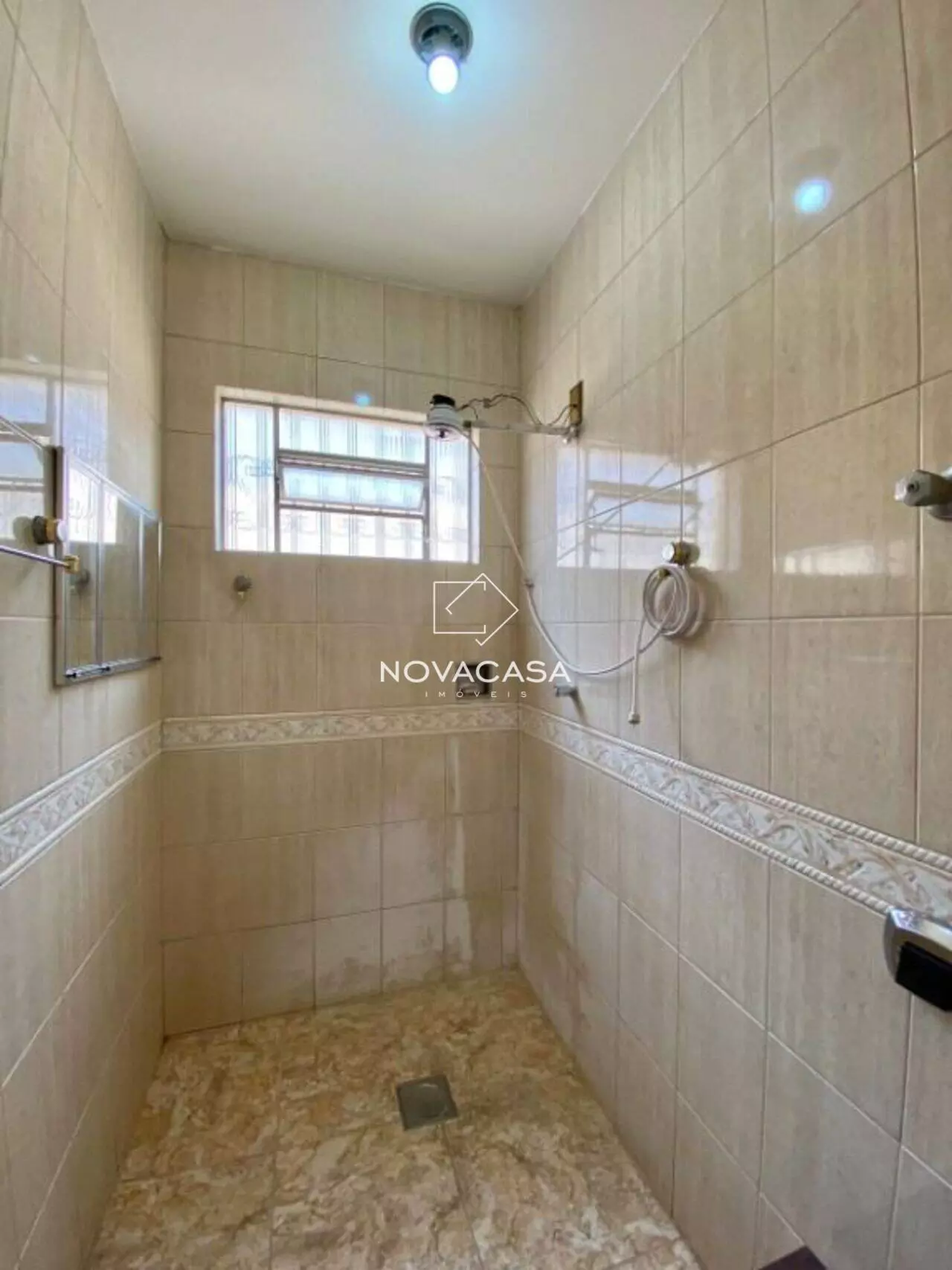 Imagem Casa com 3 Quartos à Venda, 147 m² em Heliópolis - Belo Horizonte Imagem Casa com 3 Quartos à Venda, 147 m² em Heliópolis - Belo Horizonte