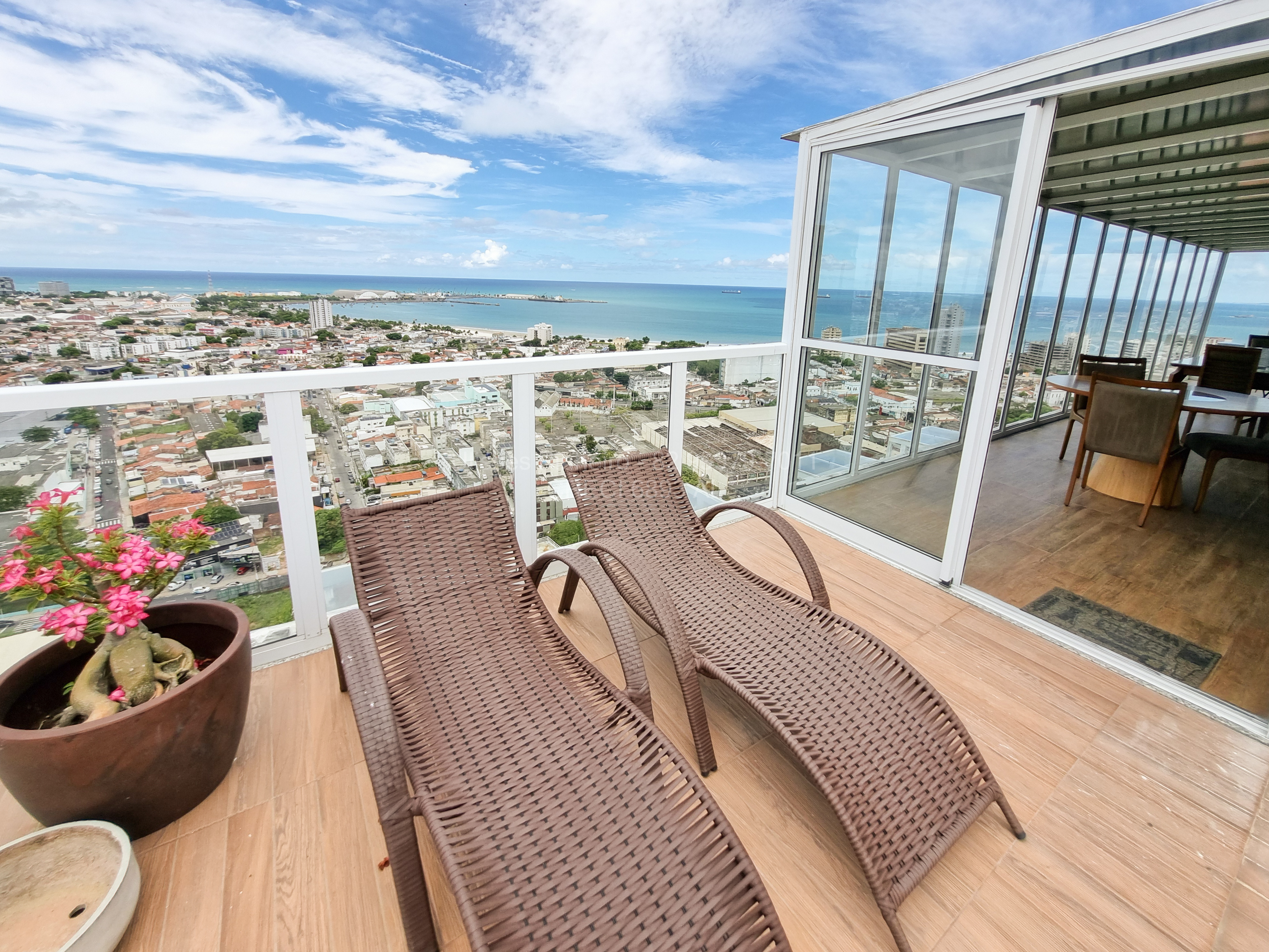 Foto do imóvel Cobertura com 5 Quartos à Venda, 411 m² em Farol - Maceió