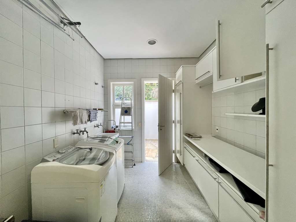 Imagem Casa com 6 Quartos à Venda ou Locação, 721 m²em Palos Verdes - Carapicuíba Imagem Casa com 6 Quartos à Venda ou Locação, 721 m²em Palos Verdes - Carapicuíba