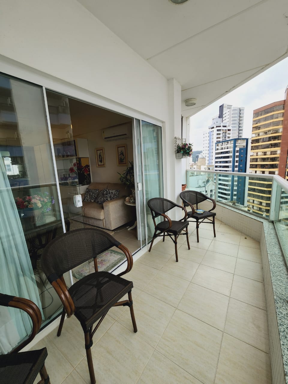 Imagem Apartamento com 3 Quartos à Venda, 111 m²em Centro - Balneário Camboriú