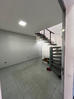 Imagem Sobrado com 2 Quartos para Alugar, 130 m²em Jardim São Domingos - Guarulhos