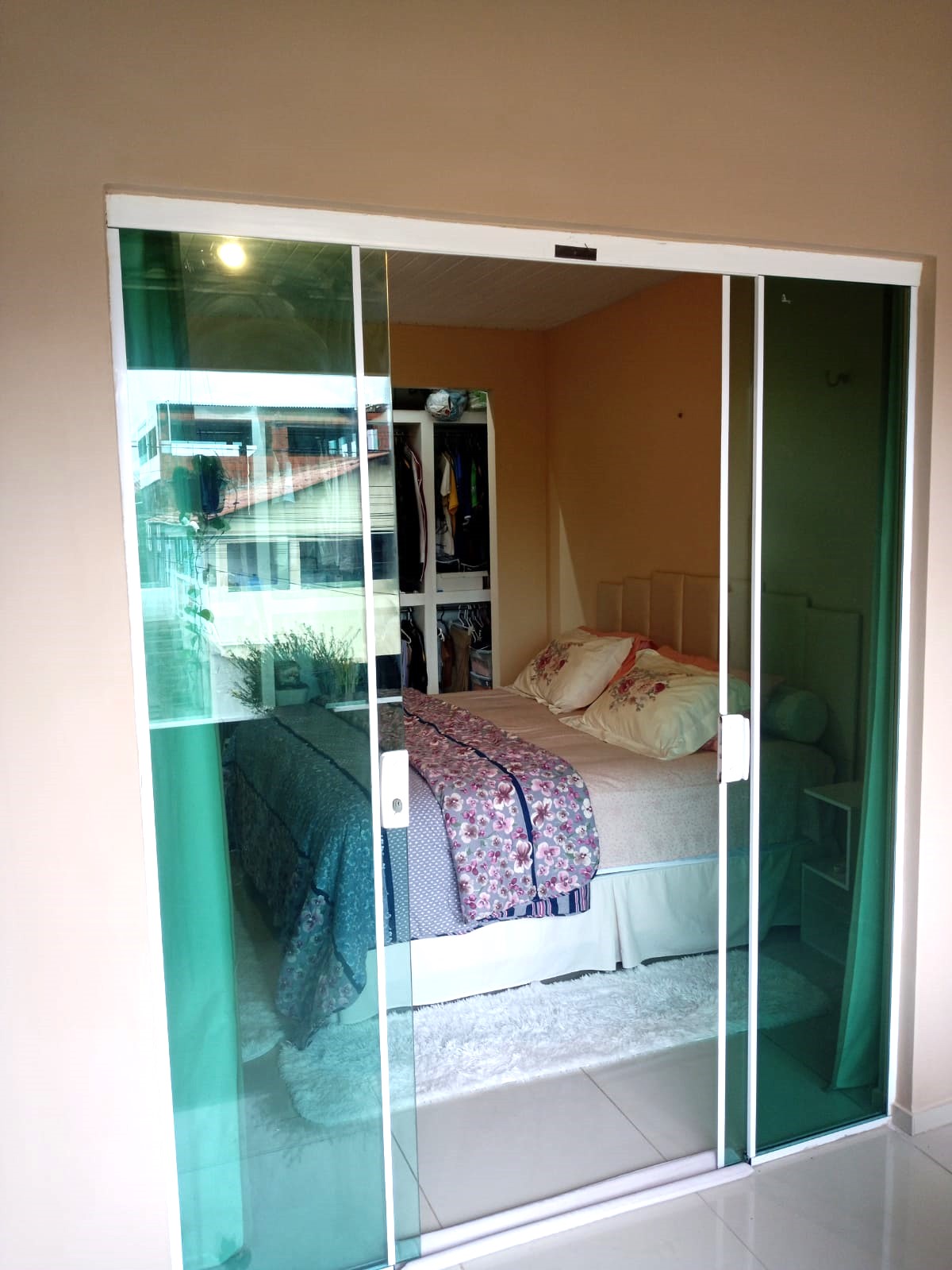 Imagem Casa com 3 Quartos à Venda, 200 m²em siqueira - fortaleza Imagem Casa com 3 Quartos à Venda, 200 m²em siqueira - fortaleza