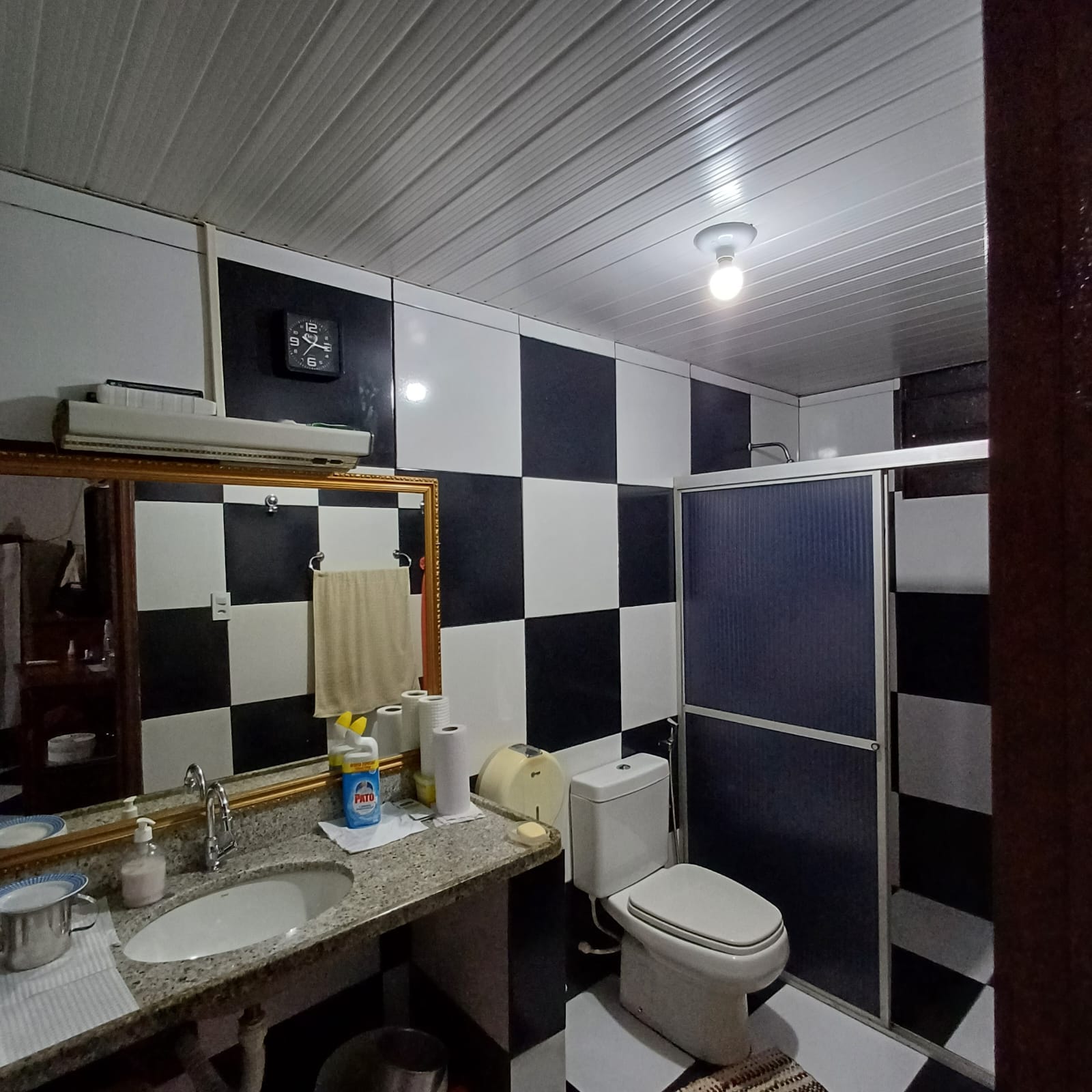 Imagem Casa com 4 Quartos à Venda, 263 m²em Dom Pedro I - Manaus Imagem Casa com 4 Quartos à Venda, 263 m²em Dom Pedro I - Manaus