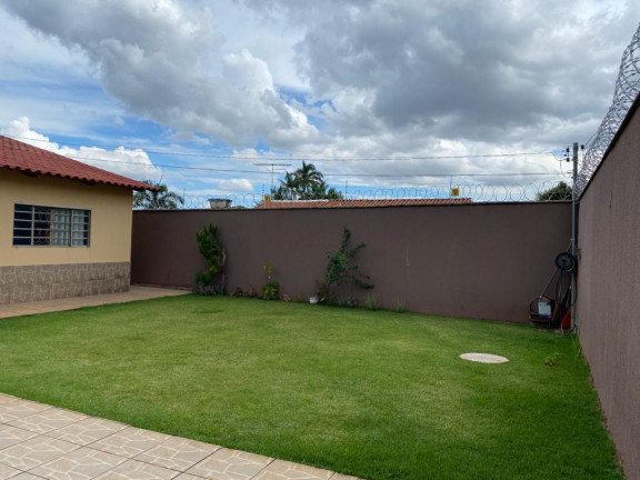 Imagem Casa com 3 Quartos à Venda, 210 m² em Parque Flamboyant - Goiânia Imagem Casa com 3 Quartos à Venda, 210 m² em Parque Flamboyant - Goiânia