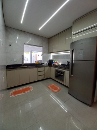 Imagem Casa com 3 Quartos à Venda, 180 m² em Centro - Barreiras Imagem Casa com 3 Quartos à Venda, 180 m² em Centro - Barreiras