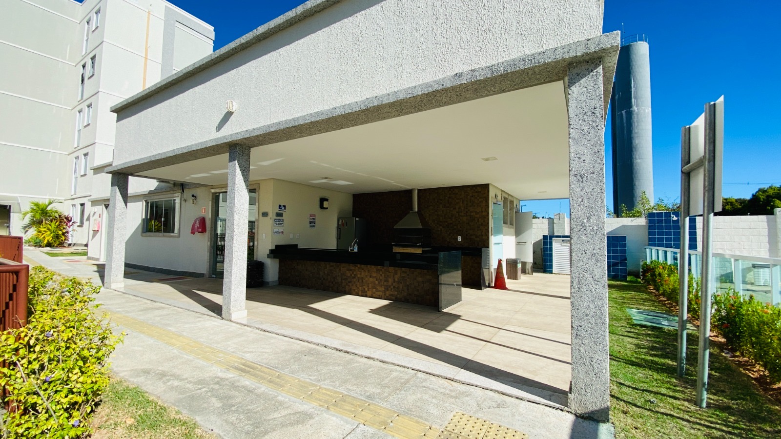 Imagem Apartamento com 2 Quartos à Venda, 43 m²em Centro - Lauro de Freitas