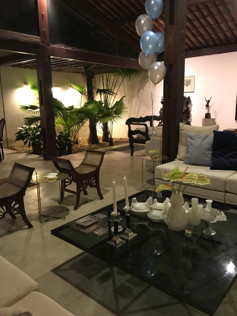 Imagem Casa com 4 Quartos à Venda, 260 m²em Monteiro - Recife Imagem Casa com 4 Quartos à Venda, 260 m²em Monteiro - Recife