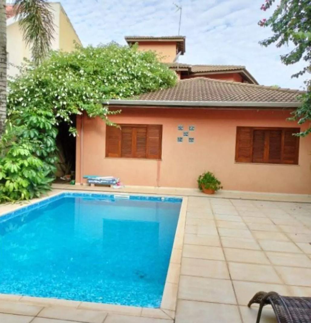 Imagem Casa com 4 Quartos à Venda, 330 m² em Vila Petrópolis - Atibaia Imagem Casa com 4 Quartos à Venda, 330 m² em Vila Petrópolis - Atibaia