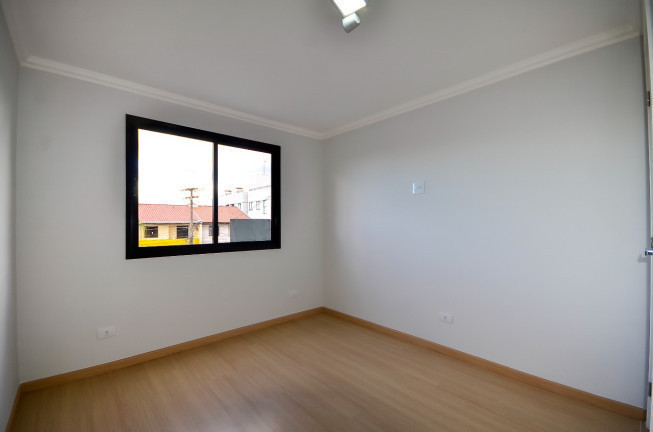 Imagem Sobrado com 3 Quartos à Venda, em Cajuru - Curitiba Imagem Sobrado com 3 Quartos à Venda, em Cajuru - Curitiba