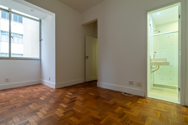 Imagem Apartamento com 3 Quartos à Venda,  em Laranjeiras - Rio de Janeiro