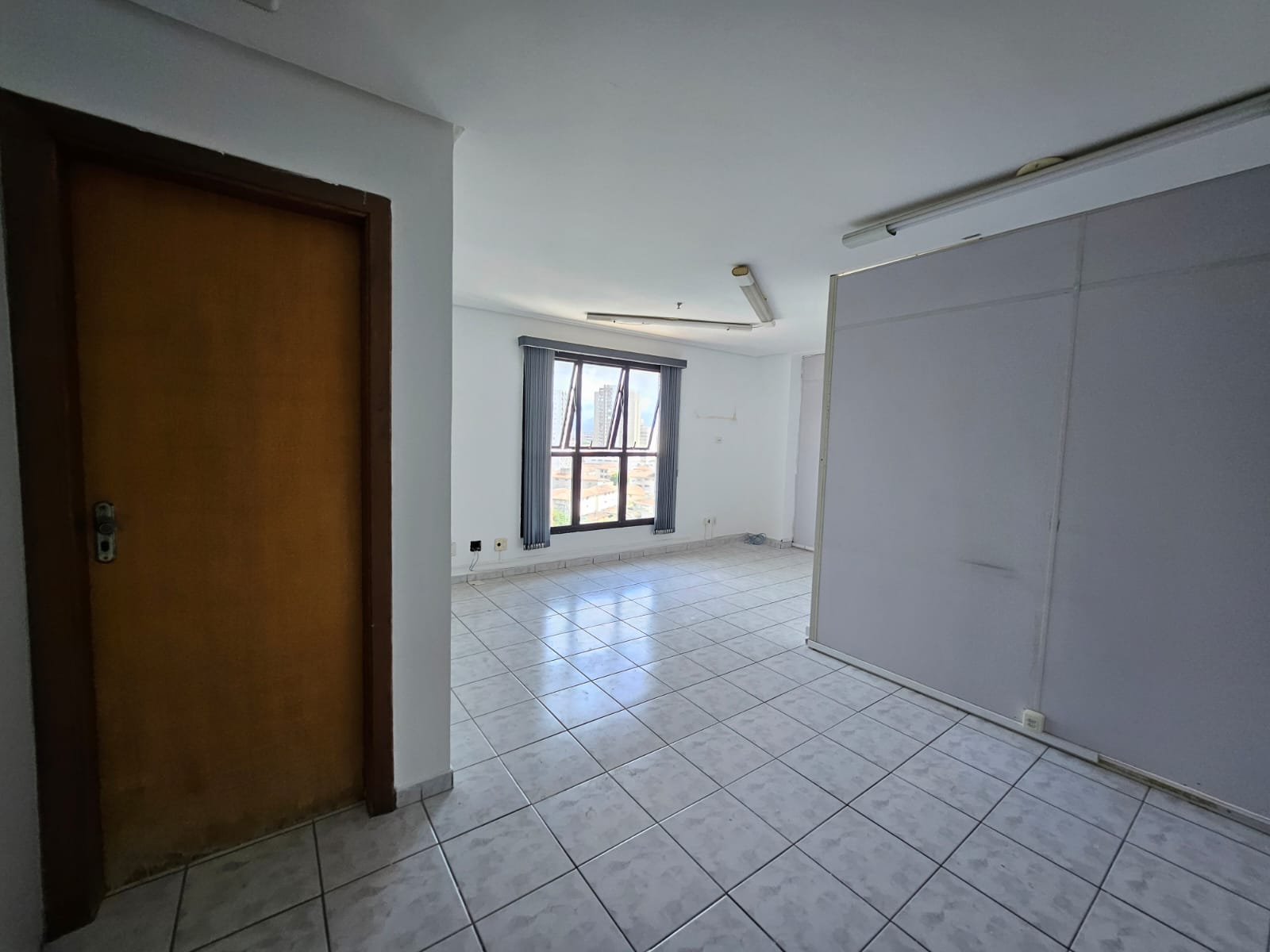Imagem Sala Comercial à Venda, 80 m² em - Imagem Sala Comercial à Venda, 80 m² em -