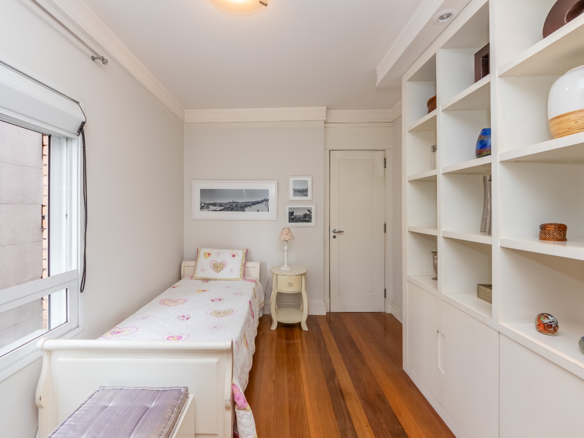 Imagem Apartamento com 3 Quartos à Venda, 243 m² em Vila Uberabinha - São Paulo