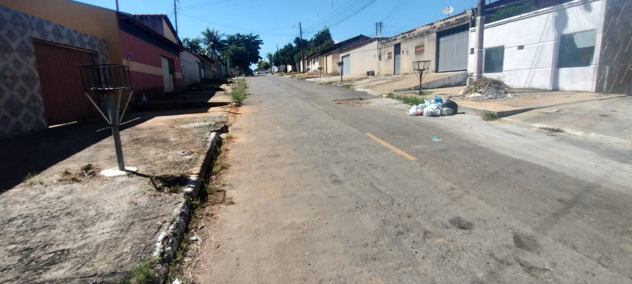 Imagem Casa com 3 Quartos à Venda, 70 m² em Santa Efigênia - Caldas Novas