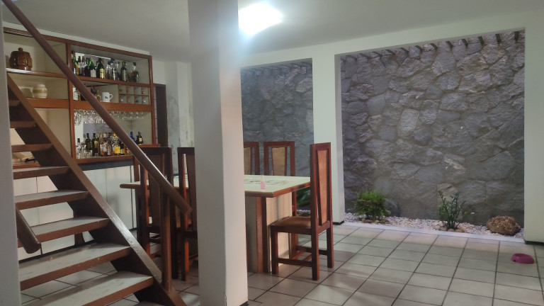 Imagem Sobrado com 7 Quartos à Venda,  em Dionísio Torres - Fortaleza 