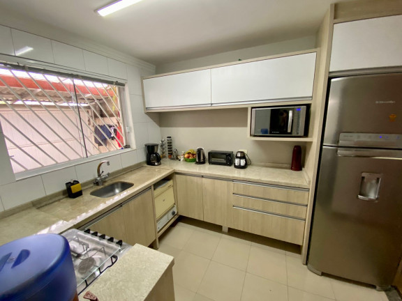 Imagem Sobrado com 4 Quartos à Venda,  em Cajuru - Curitiba