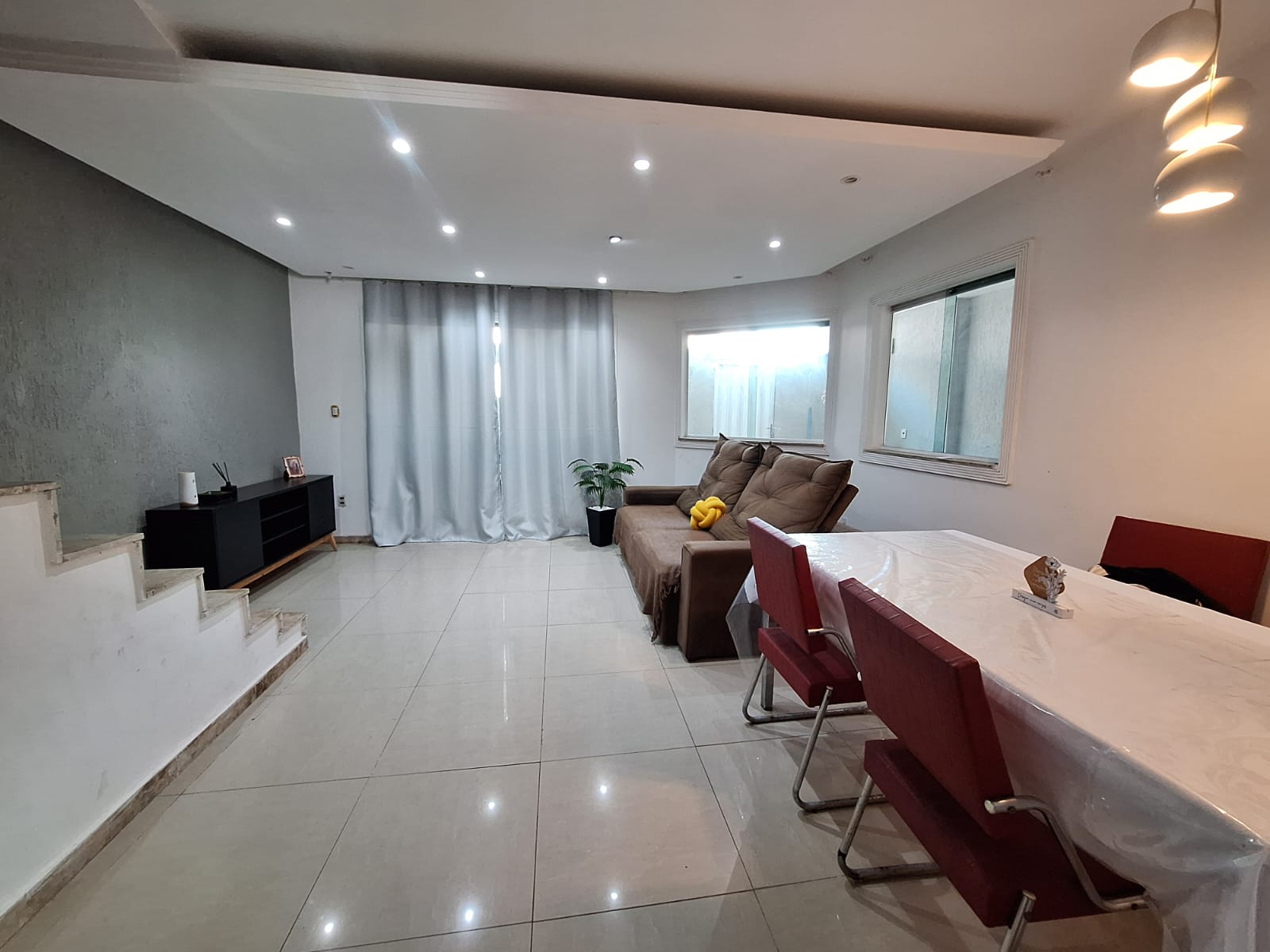 Imagem Casa com 3 Quartos à Venda, 300 m² em Bangu - Rio de Janeiro Imagem Casa com 3 Quartos à Venda, 300 m² em Bangu - Rio de Janeiro