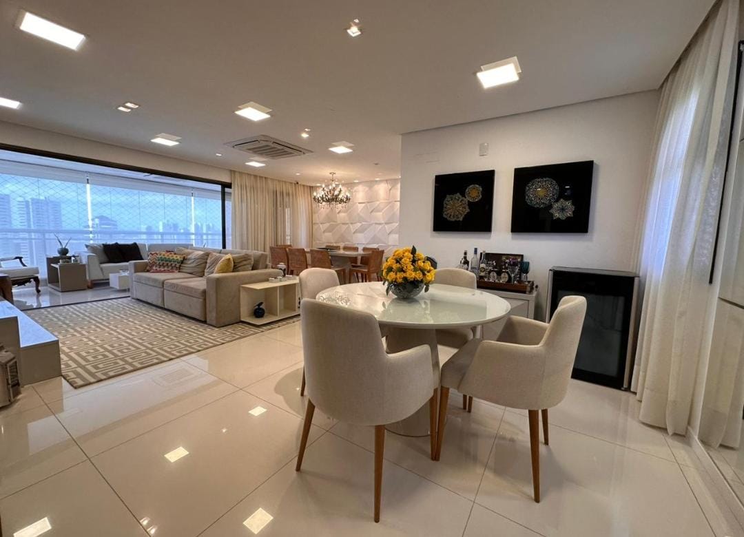 Imagem Apartamento com 4 Quartos à Venda, 209 m²em Guararapes - Fortaleza