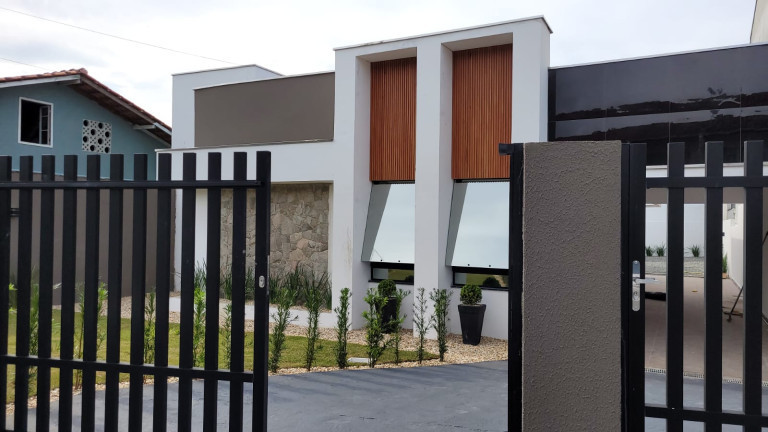 Imagem Casa com 3 Quartos à Venda,  em Itaum - Joinville