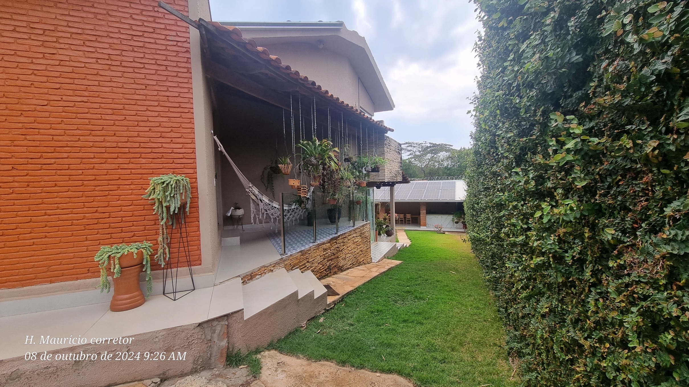 Imagem Sobrado com 4 Quartos à Venda, 300 m²em Setor Jaó - Goiânia Imagem Sobrado com 4 Quartos à Venda, 300 m²em Setor Jaó - Goiânia
