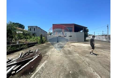 Imagem Galpão à Venda ou Locação, 296 m²em Bom Retiro - São José dos Campos Imagem Galpão à Venda ou Locação, 296 m²em Bom Retiro - São José dos Campos