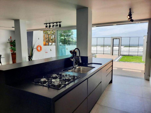 Imagem Casa com 7 Quartos à Venda, 390 m² em Balneário Perequê - Porto Belo Imagem Casa com 7 Quartos à Venda, 390 m² em Balneário Perequê - Porto Belo