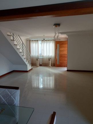 Imagem Casa com 3 Quartos à Venda, em Verdes Mares - Rio das Ostras Imagem Casa com 3 Quartos à Venda, em Verdes Mares - Rio das Ostras