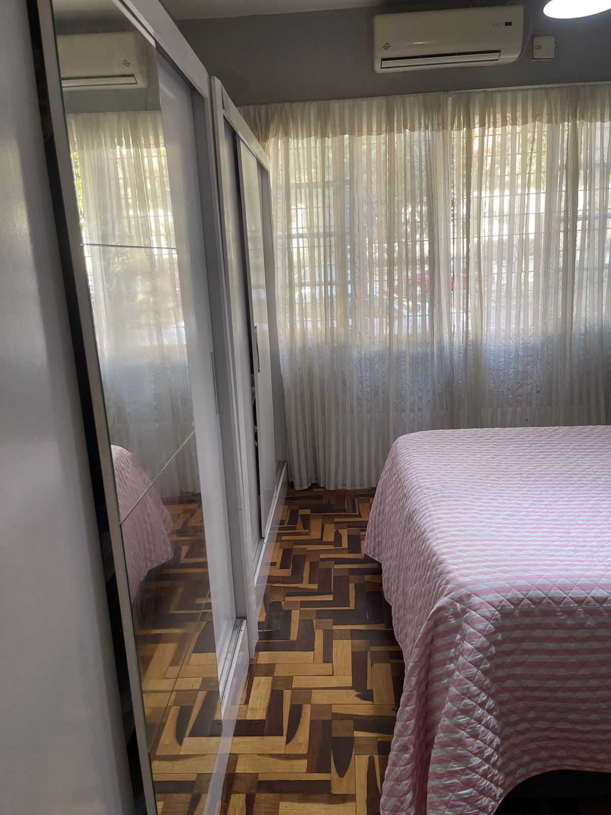 Imagem Apartamento com 2 Quartos à Venda, 68 m²em Vila Ipiranga - Porto Alegre