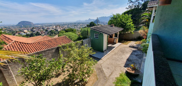 Imagem Casa com 3 Quartos à Venda, 180 m² em Freguesia (Jacarepaguá) - Rio de Janeiro Imagem Casa com 3 Quartos à Venda, 180 m² em Freguesia (Jacarepaguá) - Rio de Janeiro