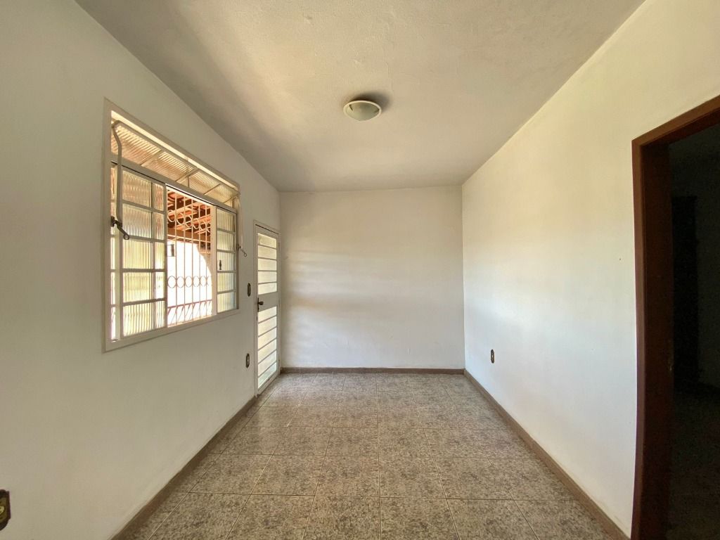 Imagem Casa com 2 Quartos à Venda, 110 m² em Planalto - Belo Horizonte Imagem Casa com 2 Quartos à Venda, 110 m² em Planalto - Belo Horizonte