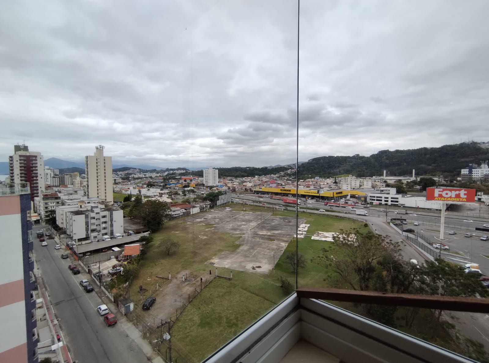 Imagem Apartamento com 3 Quartos à Venda, 111 m²em Kobrasol - São José