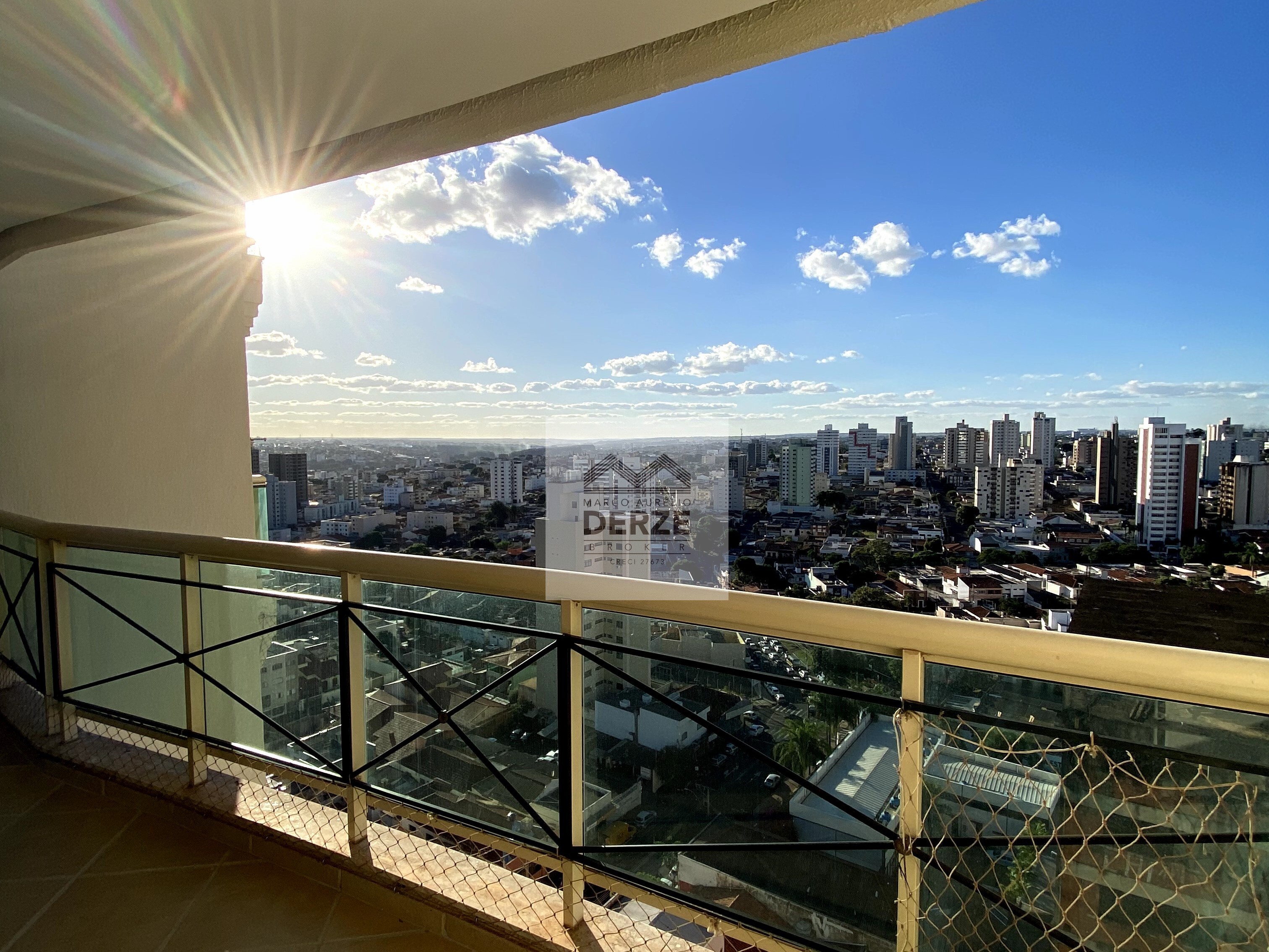 Foto do imóvel Apartamento com 4 Quartos à Venda, 165 m²em Fundinho - Uberlândia
