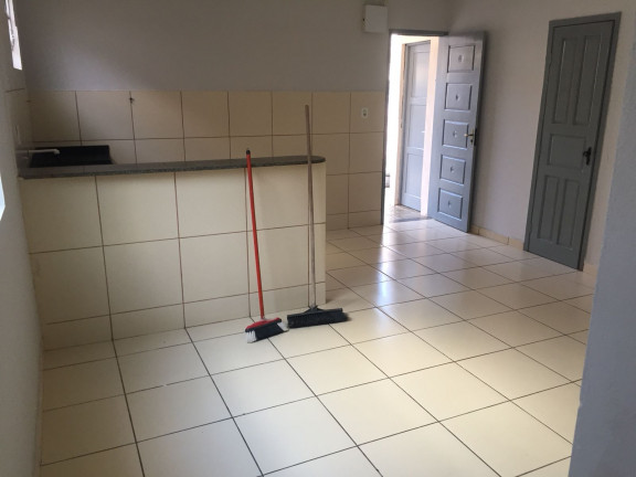 Imagem Casa com 3 Quartos para Alugar, 1 m² em COHAB Anil I - São Luís