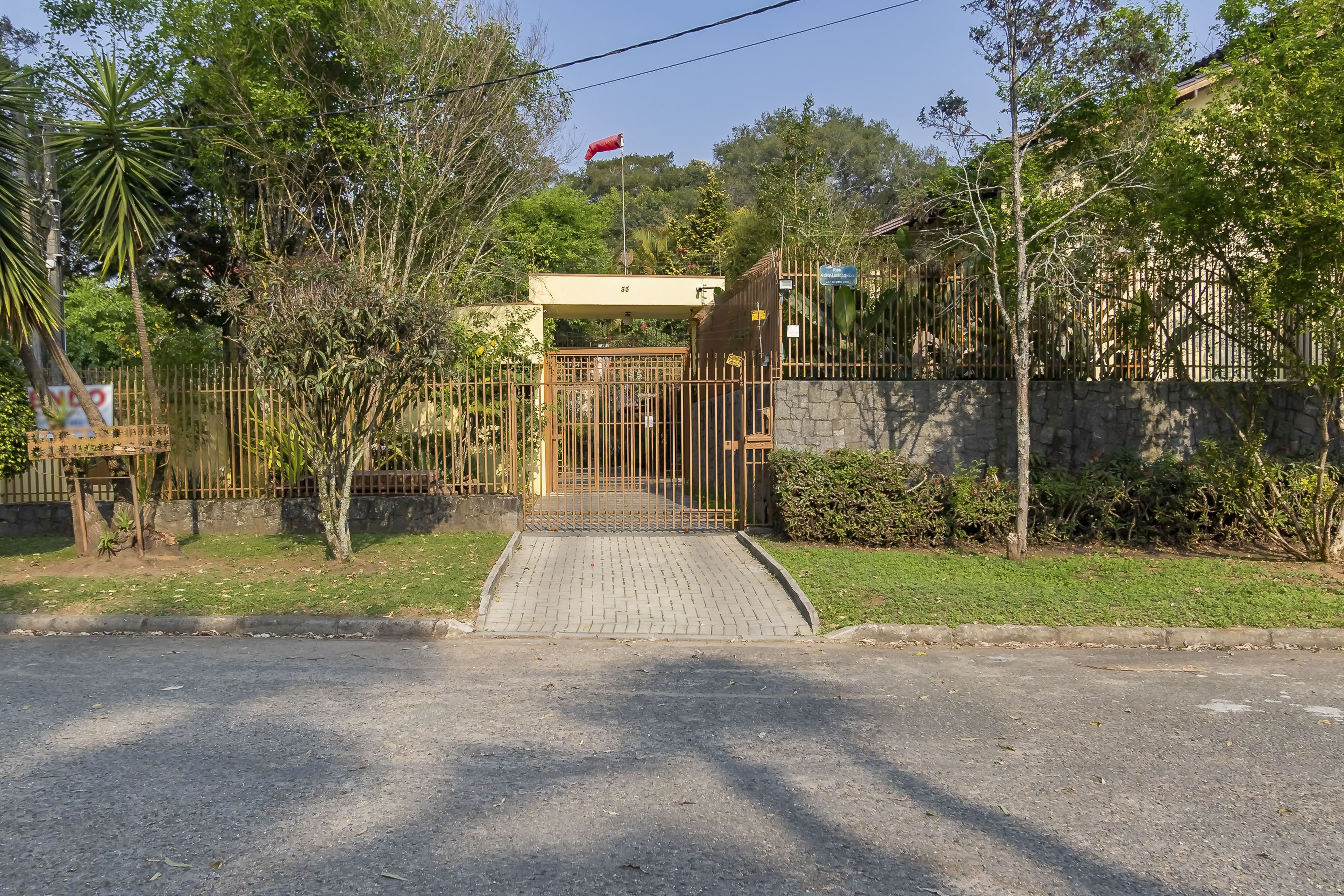 Imagem Sobrado com 3 Quartos à Venda, 278 m²em Vista Alegre - Curitiba Imagem Sobrado com 3 Quartos à Venda, 278 m²em Vista Alegre - Curitiba