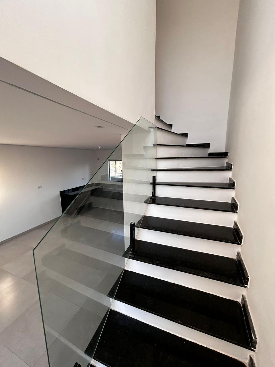 Imagem Sobrado com 3 Quartos à Venda, 90 m²em Vila Lavínia - Mogi das Cruzes
