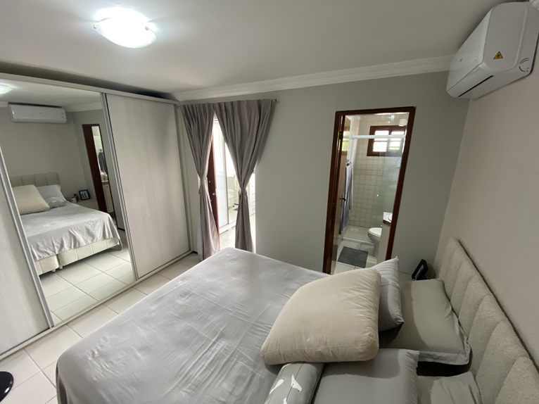 Imagem Casa com 2 Quartos à Venda, 100 m² em Messejana - Fortaleza Imagem Casa com 2 Quartos à Venda, 100 m² em Messejana - Fortaleza