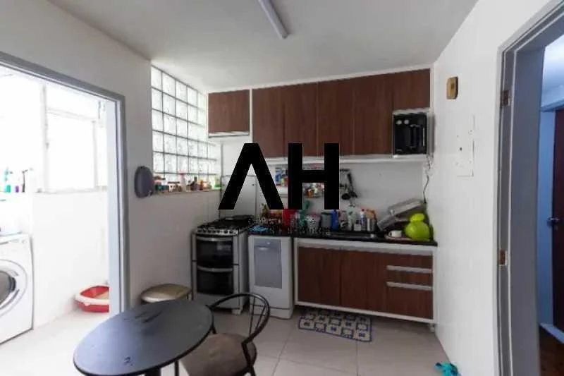 Imagem Apartamento com 3 Quartos à Venda, 110 m²em Santa Rosa - Niterói Imagem Apartamento com 3 Quartos à Venda, 110 m²em Santa Rosa - Niterói