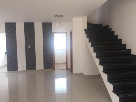 Imagem Sobrado com 3 Quartos à Venda, em Tarumã - Manaus Imagem Sobrado com 3 Quartos à Venda, em Tarumã - Manaus